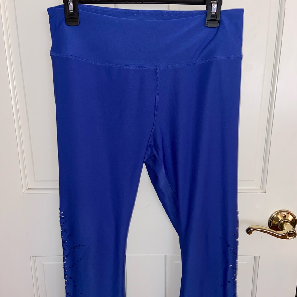 Super cute bright blue leggings with side details